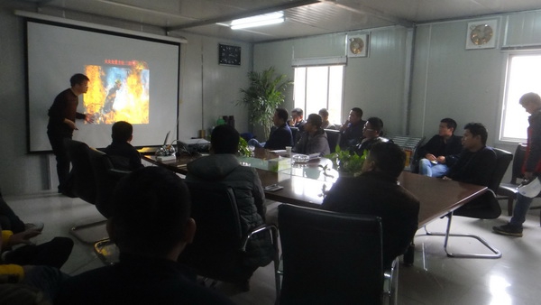 ������˾�����徲��ѵ