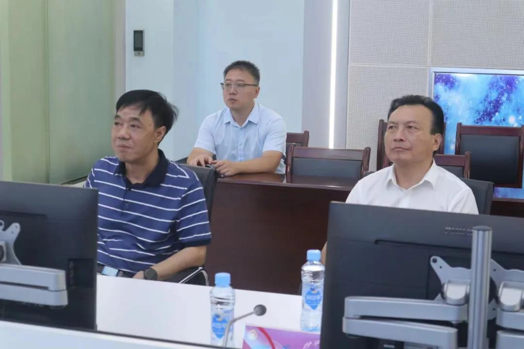 �ϲ���Ͷ��˾���Ŷ���һ�и��й����ִ���������ѧϰ����