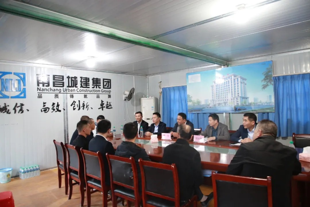 �ϲ���Ͷ�������䲿��չ������ʿ�������������������Ž��������ġ���ͷ������̸��