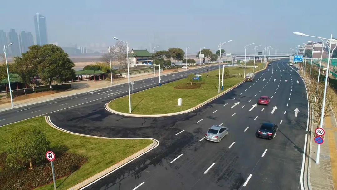 �����³�������ͨ��ʱ����������������֮���� �ؽ��б��������ˢ�£�һ�ڣ���������ͨ�������������